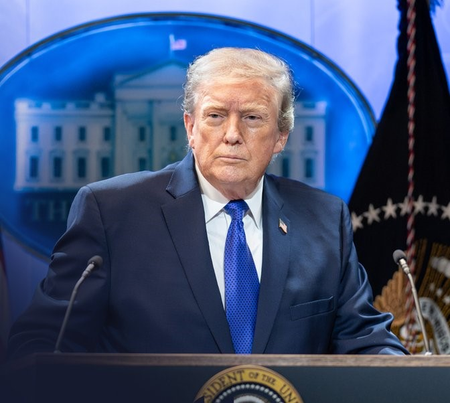 राष्ट्रपति ट्रंप ने होर्मुज स्ट्रेट में तेल टैंकरों से शुल्क वसूले जाने की रिपोर्टों पर ईरान को दी चेतावनी