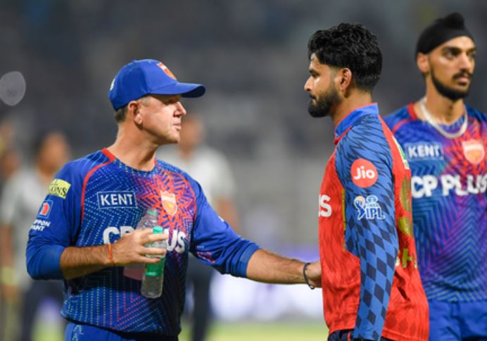 'मैं खिलाड़ियों का समर्थन करने के लिए हूं, उनपर नियंत्रण के लिए नहीं': रिकी पोंटिंग