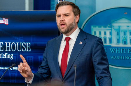 एच-1बी वीजा उल्लंघन को लेकर भड़के वेंस, बोले- सिस्टम तभी काम करता है जब आप खुद को अमेरिकी समझते हैं