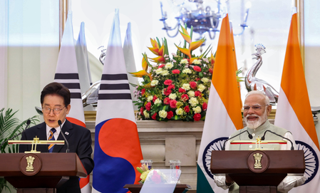 दक्षिण कोरिया-भारत शिखर सम्मेलन में आर्थिक साझेदारी पर लगी मुहर, 2030 तक 50 अरब डॉलर व्यापार का लक्ष्य