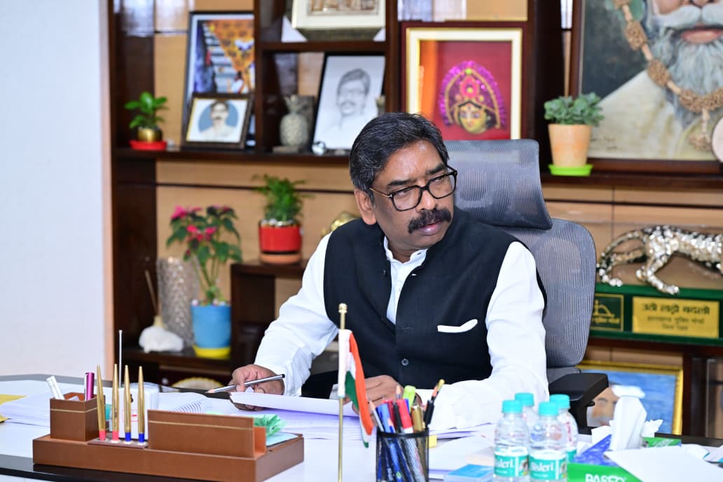 सीएम हेमंत सोरेन ने पीएम मोदी को लिखा पत्र, बोले- झारखंड में छात्रवृत्ति योजनाओं की राशि बढ़ाए केंद्र सरकार